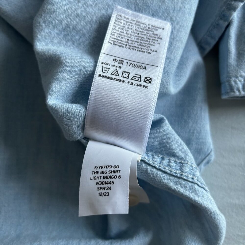 NWT Gap Chambray Denim Big Shirt Oversized Button Down Size M - Picture 6 of 9